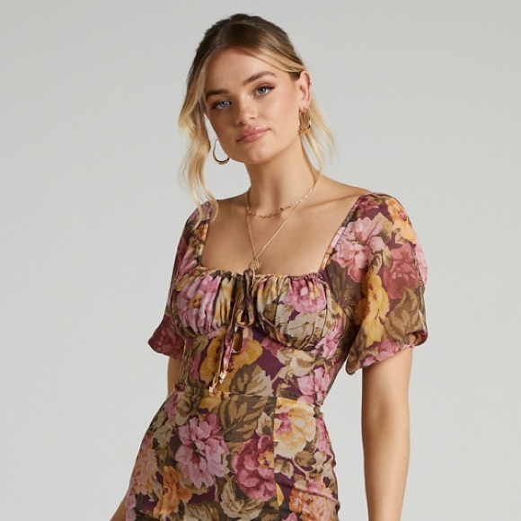 SHOWPO JASALINA MIDAXI DRESS - PUFF SLEEVE DRESS IN CLASSIC FLORAL size 4 - Picture 7 of 7